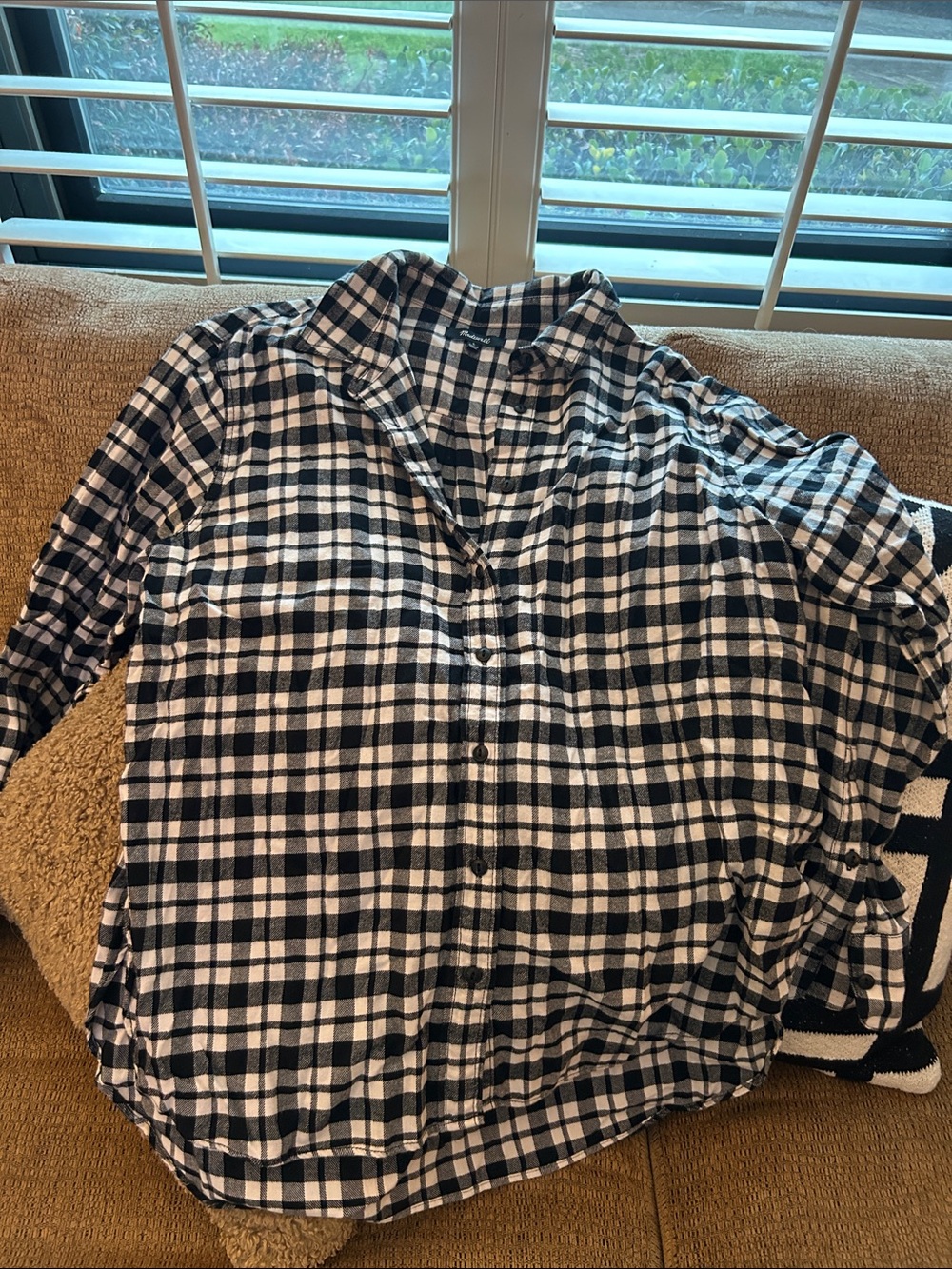 Black and White Plaid Flannel Button-Up Shirt - Classic Casual